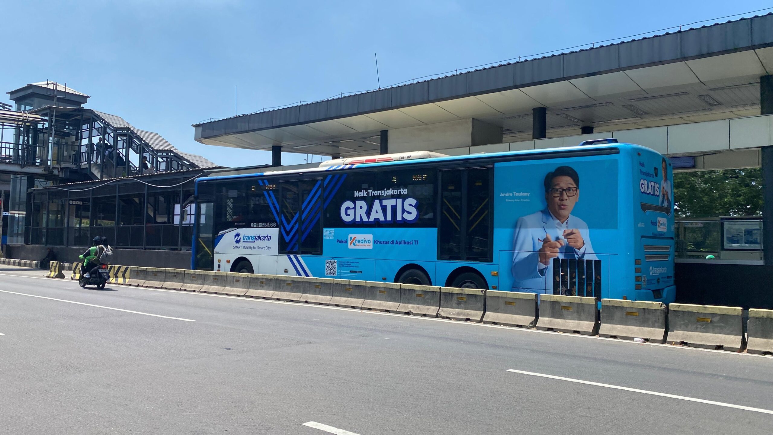 Kolaborasi Kredivo - Transjakarta