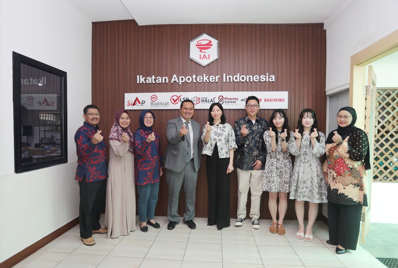 Kerjasama Daewoong Pharmaceutical Indonesia dengan Ikatan Apoteker Indonesia